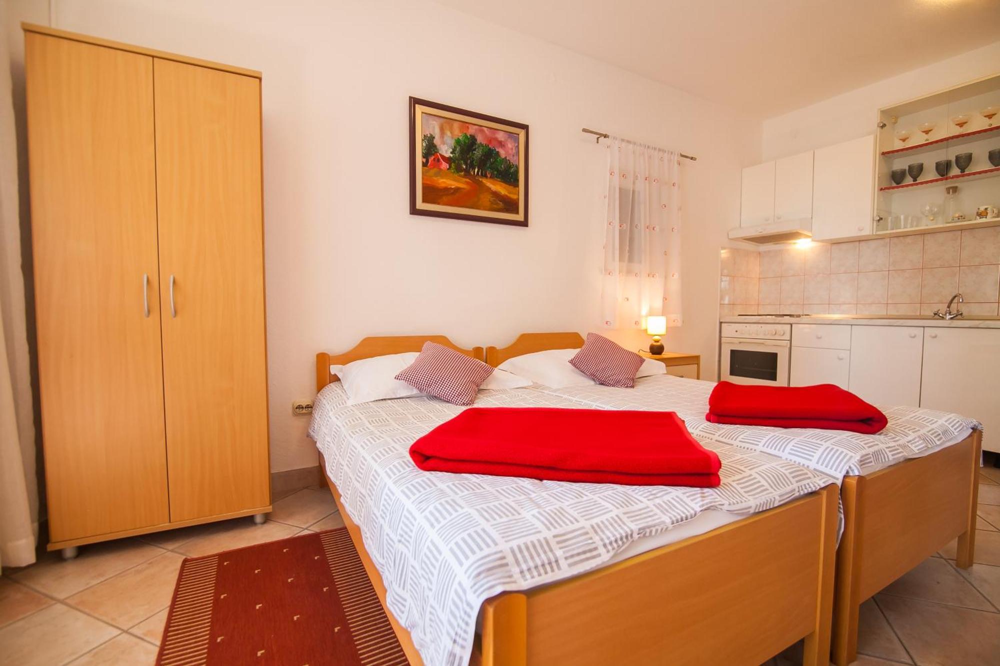 Old Town Accommodation Bol Esterno foto